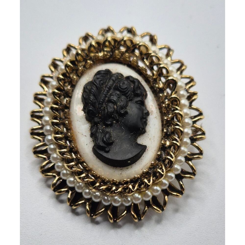 Vintage Cameo Brooch Black White Pearl Gold Tone Oval Pin